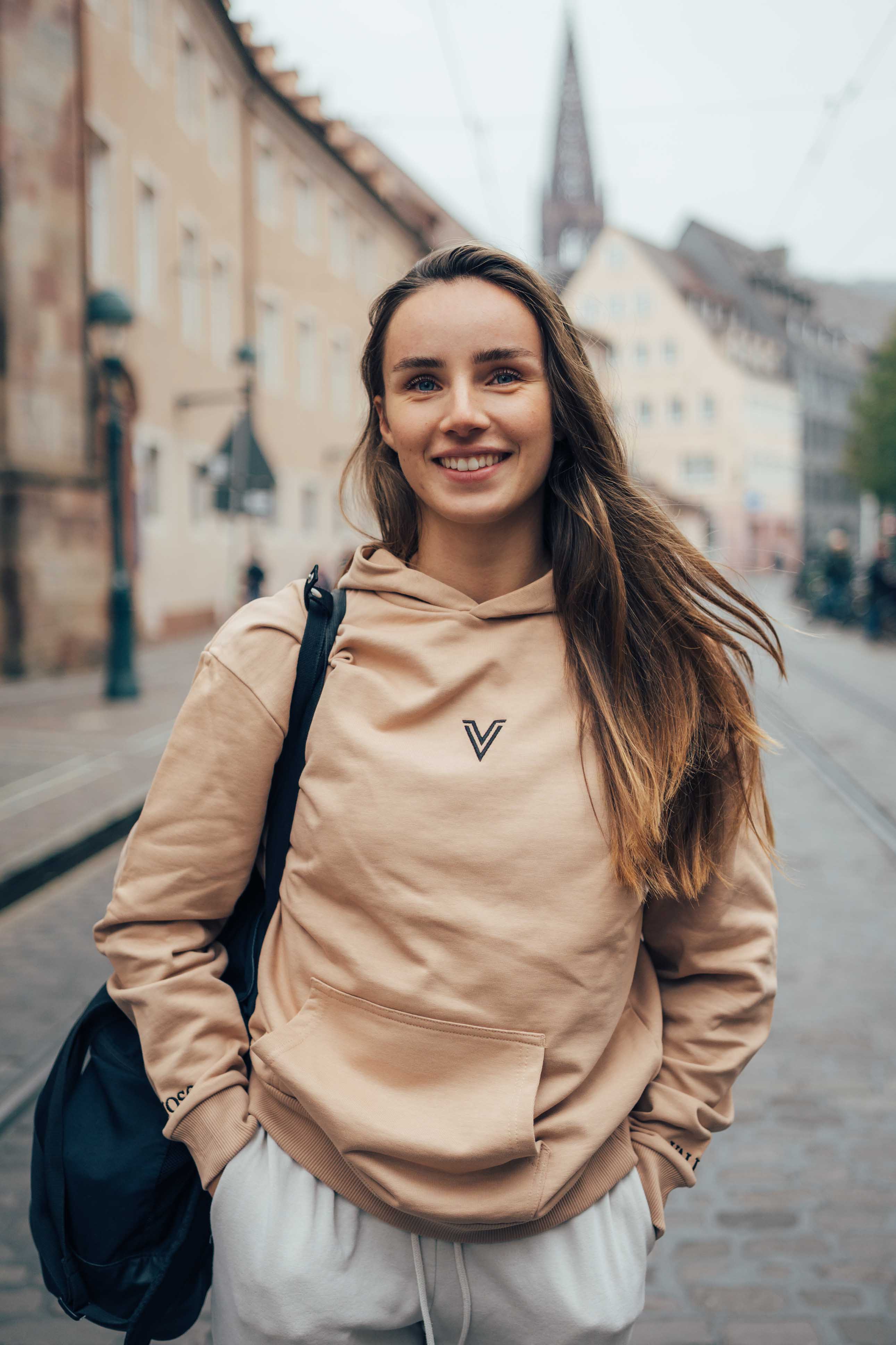 Never Look Back - Hoodie