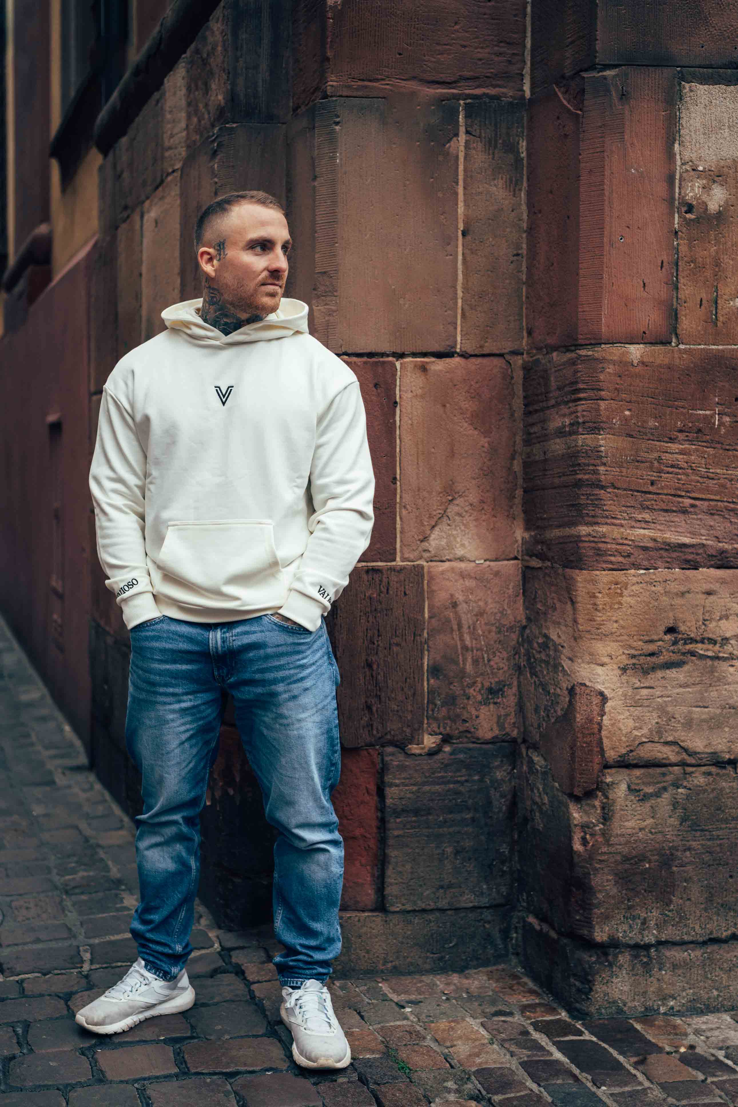 Never Look Back - Hoodie Weiß